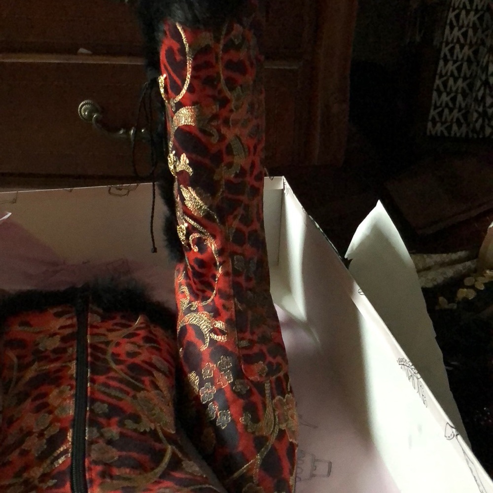 Shoes - Picture 2 of 4